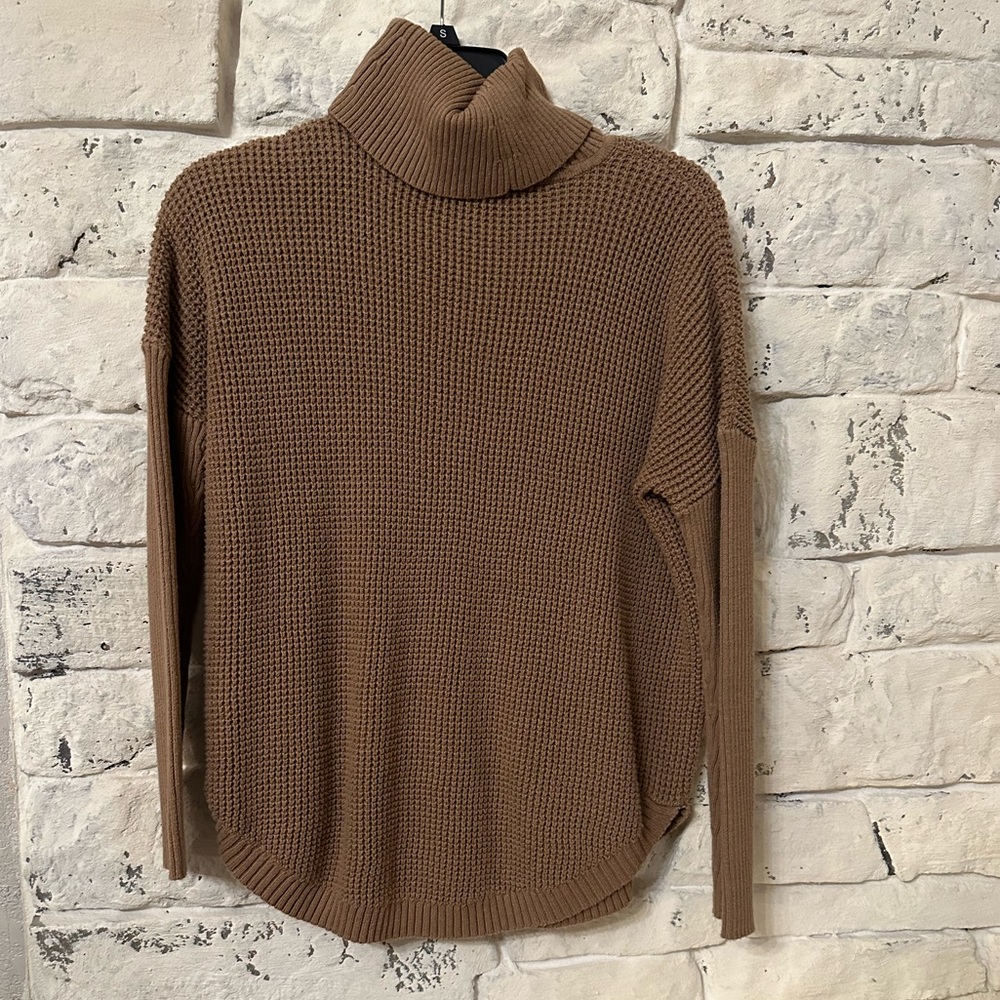 MK Michael Kors Chunky camel colored cable knit turtleneck round hem sweater